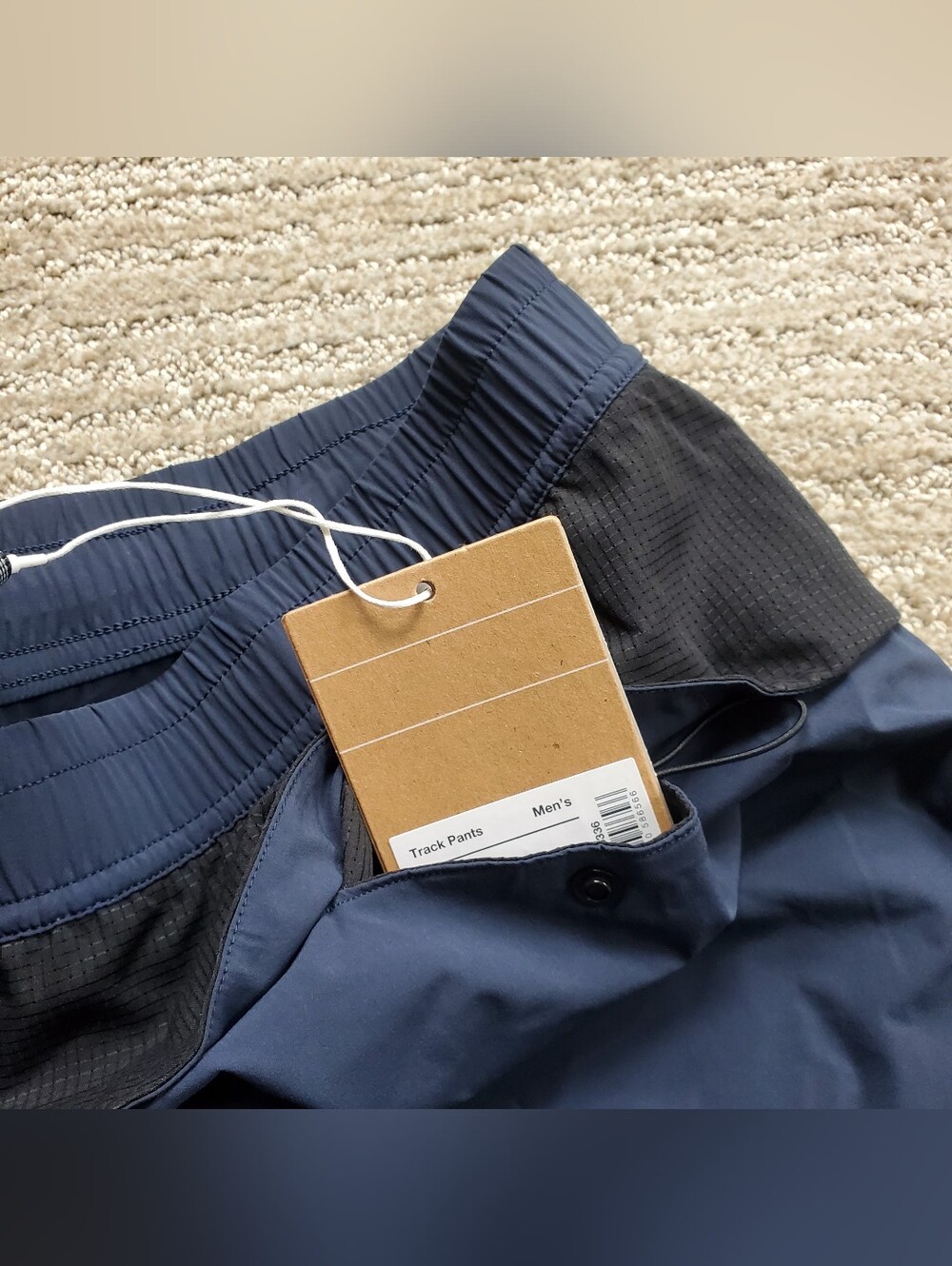 On Men's Weather Pant‎ - Picture 7 of 8